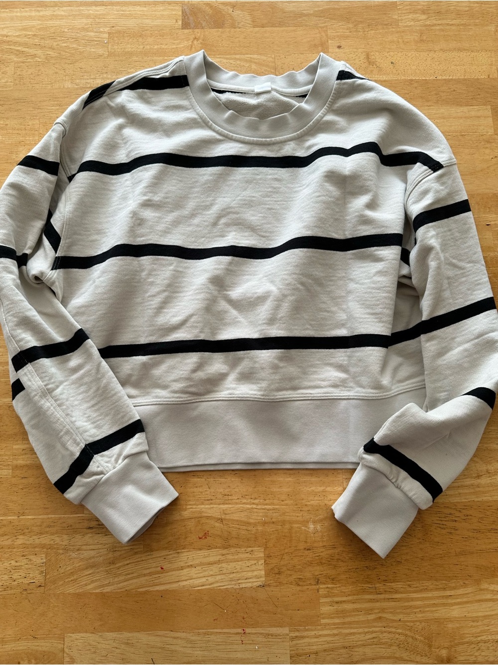 Lululemon Crewneck sweatshirt size 4